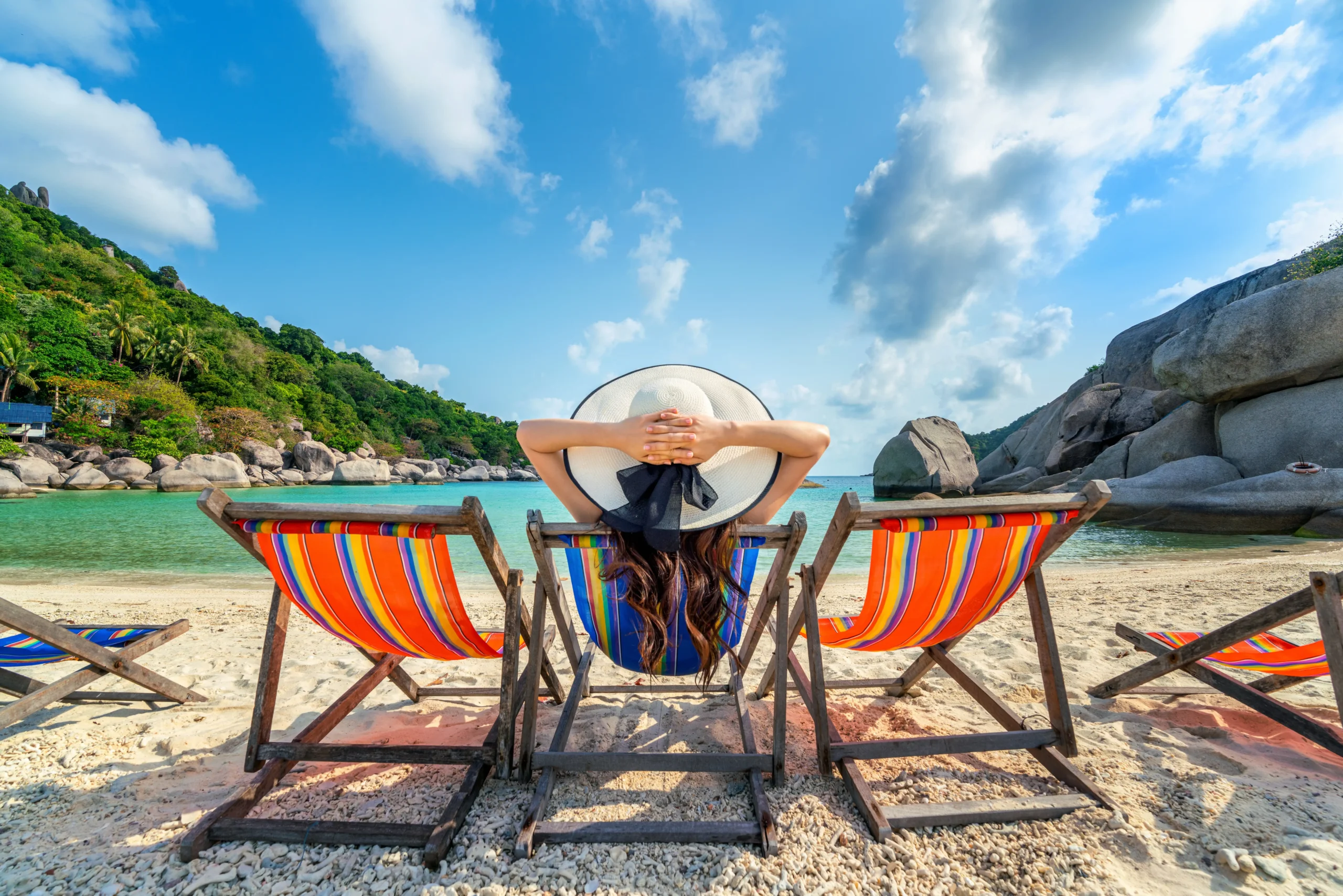Relaxation face à l'océan pour prolonger l'été et profiter de l'assurance de vacances sans limites sur la côte vendéenne.