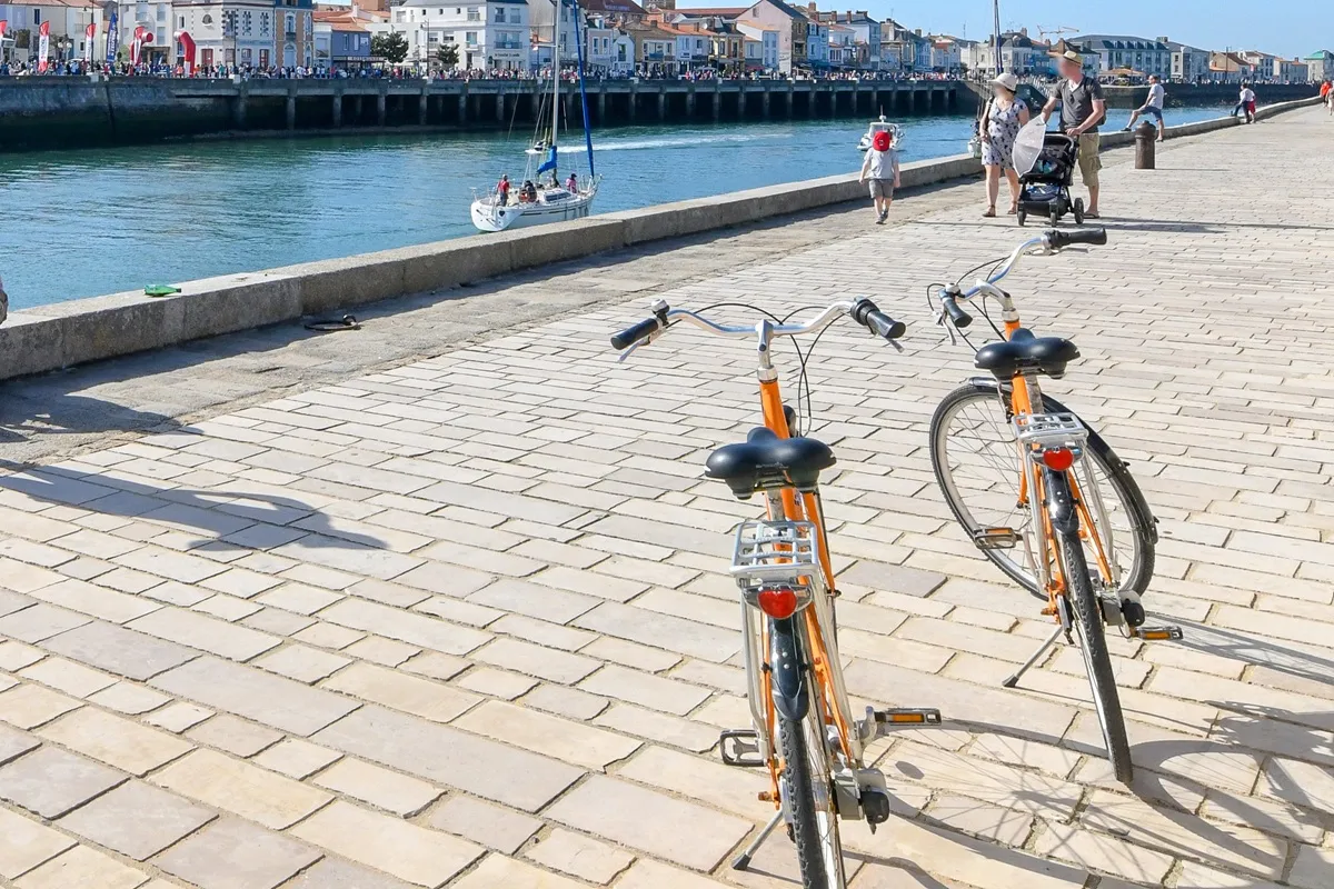 Vélos sur le port, étape incontournable d’un séjour vélo sur le littoral vendéen