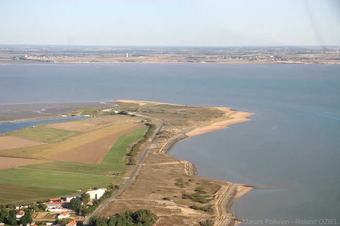 cote du marais poitevin vue du ciel